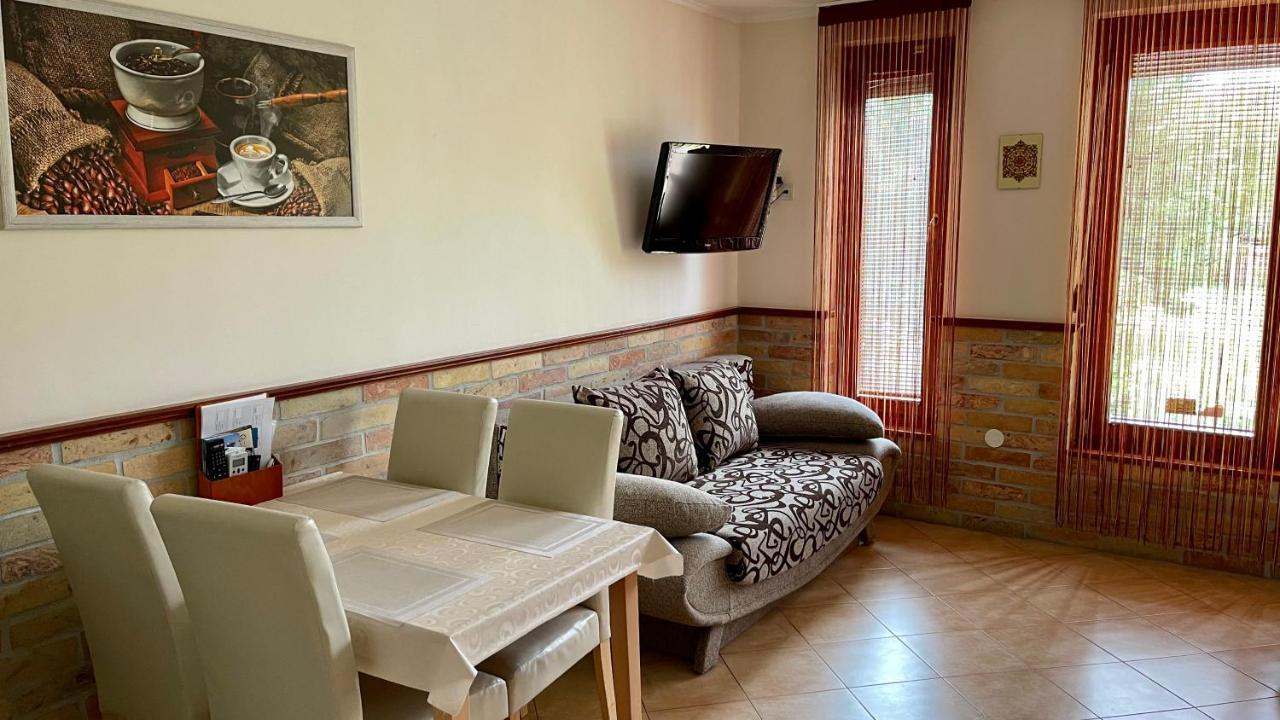 Gyula Var Panorama Apartman Exterior photo